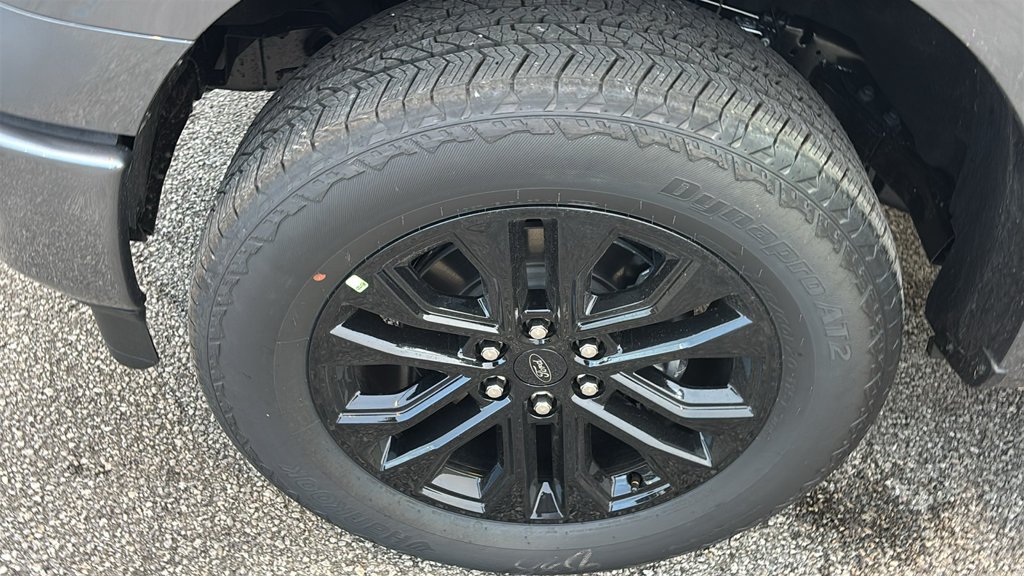 New 2026 Carbonized Gray Metallic Ford Lariat image 31