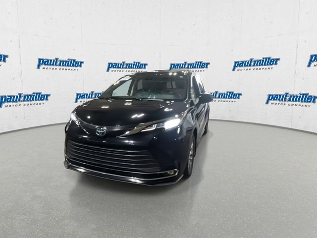 Certified Used 2022 Midnight Black Metallic Toyota XLE image 4