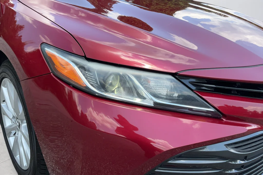 Used 2018 Red Toyota LE image 30