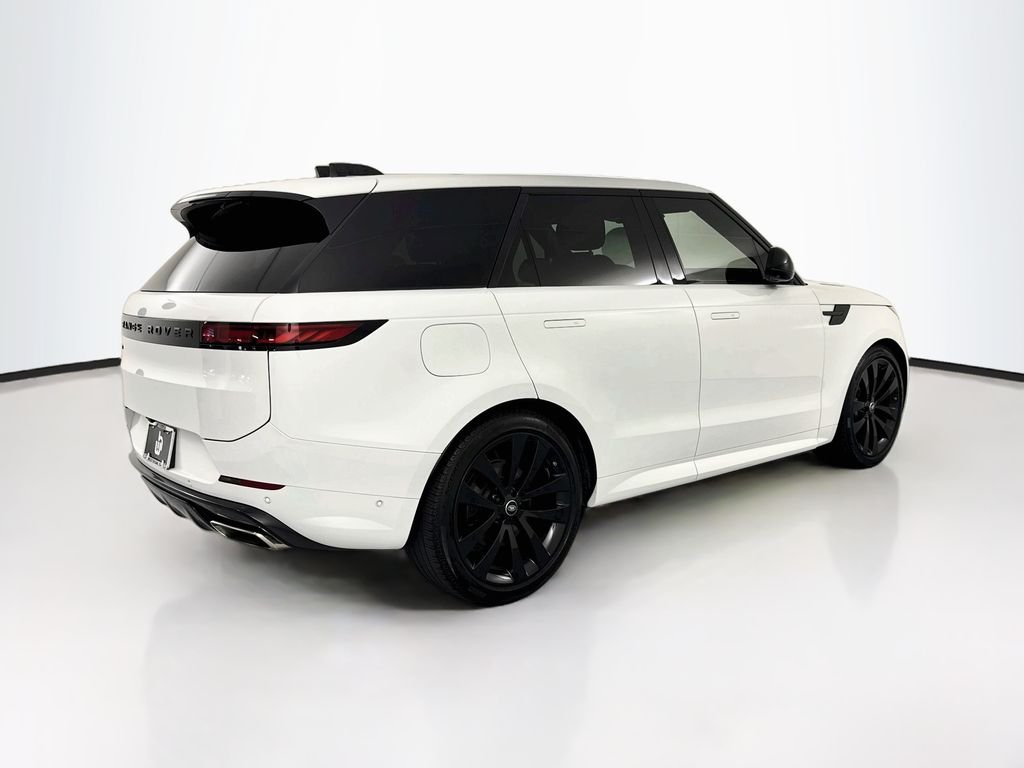 Used 2025 White Land Rover Dynamic SE image 5