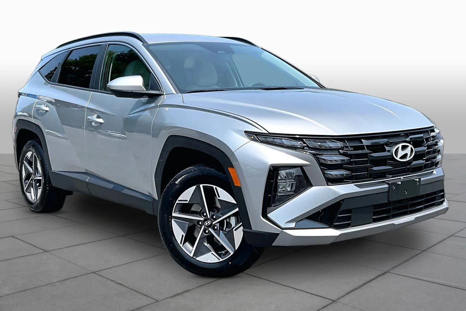 Used 2026 Shimmering Silver Hyundai SEL image 3