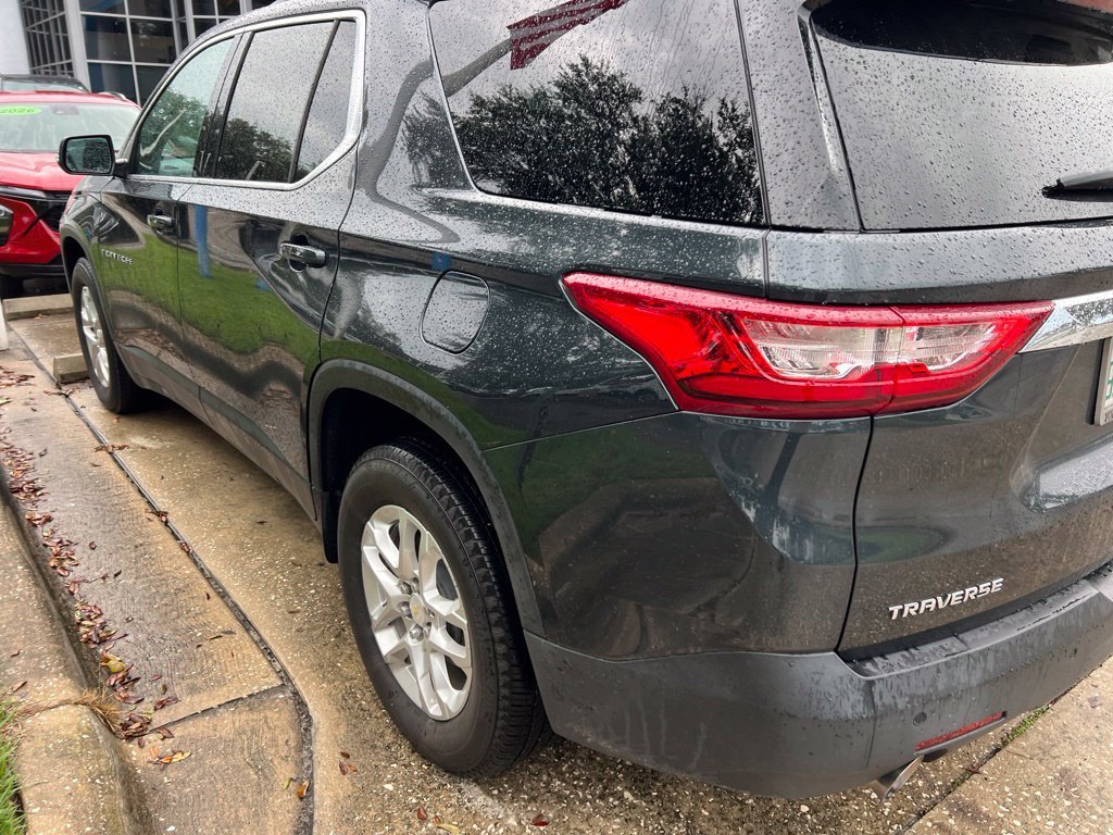 Used 2021 GRAPHITE METALLIC Chevrolet LT Cloth image 4
