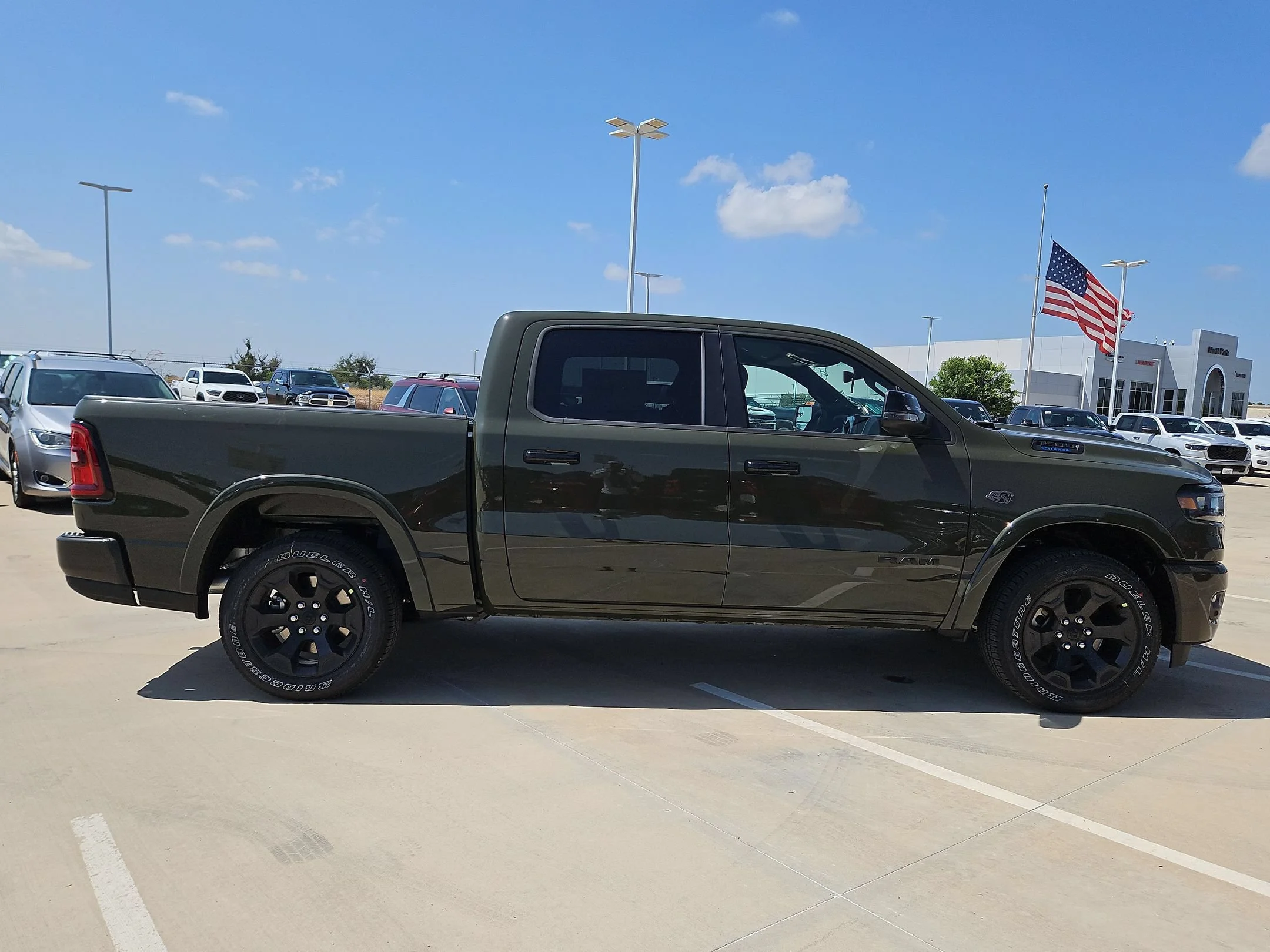New 2027 Tank RAM Big Horn/Lone Star image 2