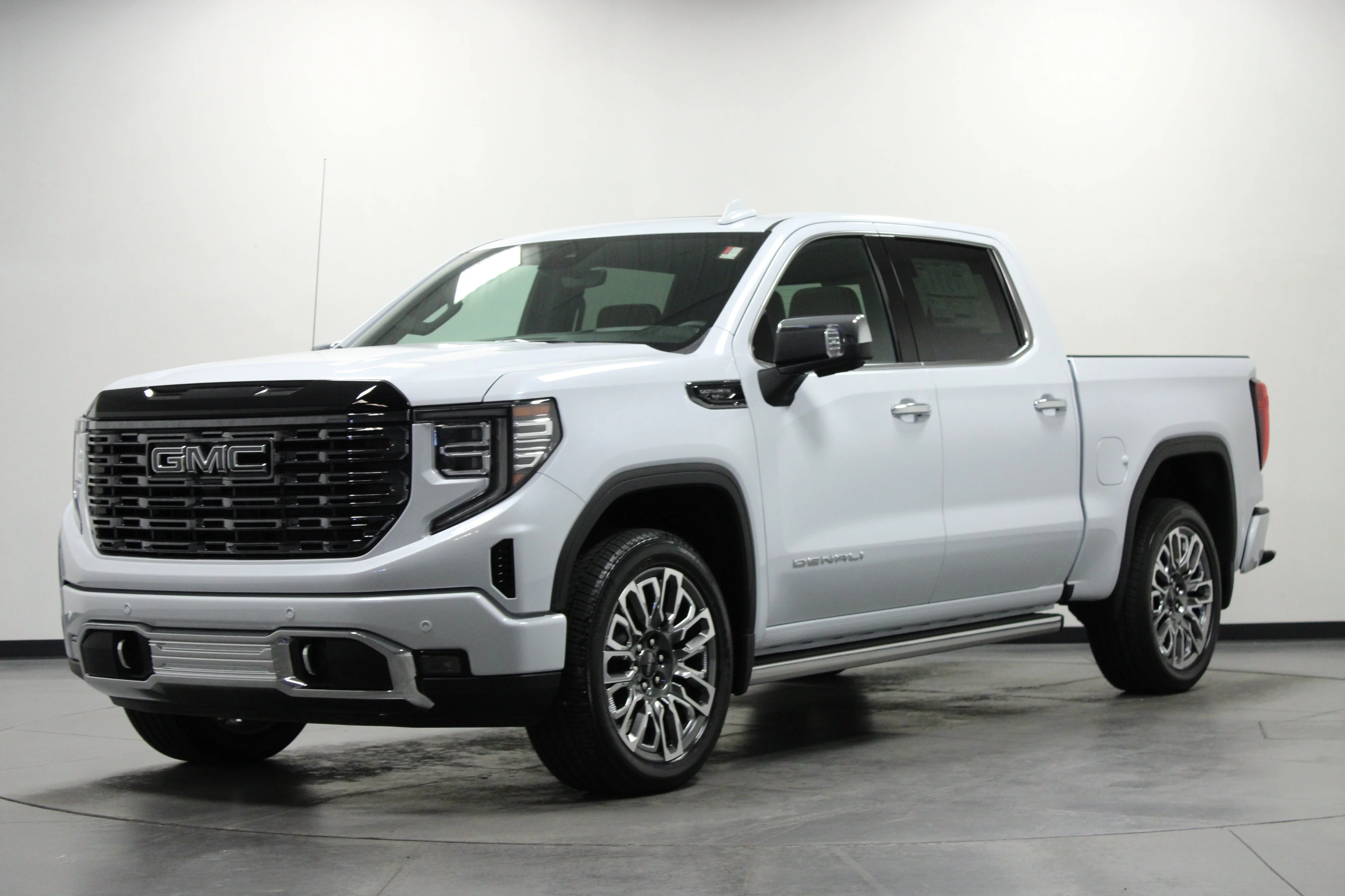 New 2026 Glacier White Tricoat GMC Denali Ultimate image 8