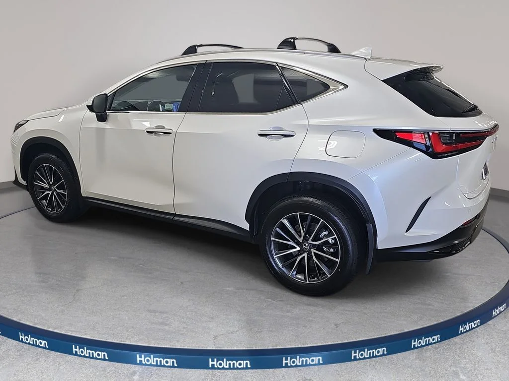 Used 2025 White Lexus 350 Premium image 9