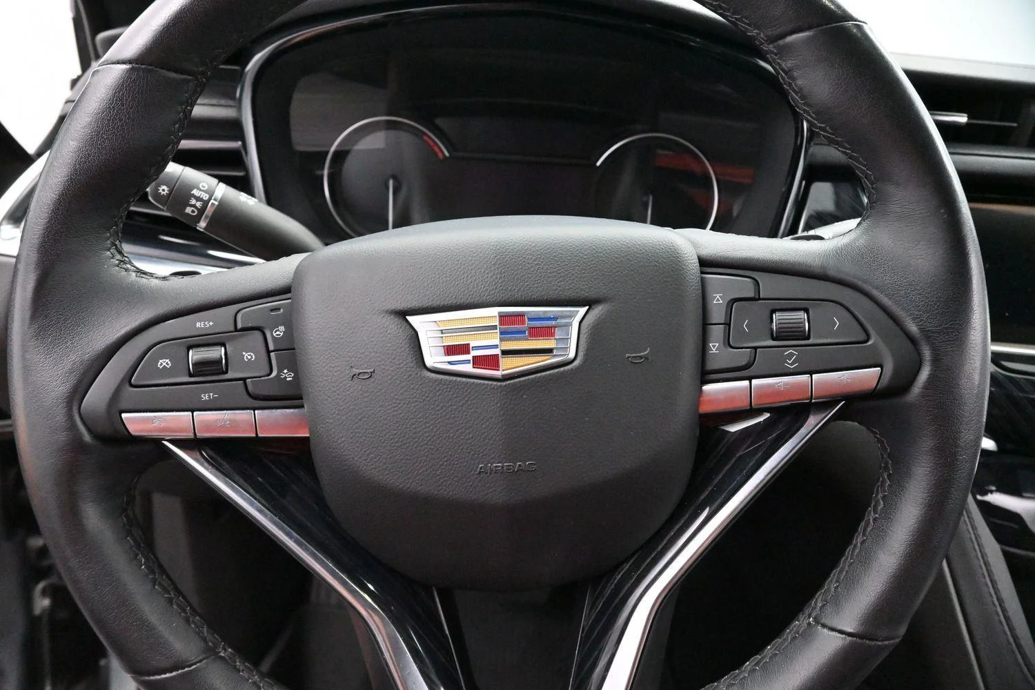 Used 2024 Argent Silver Metallic Cadillac Premium Luxury image 19