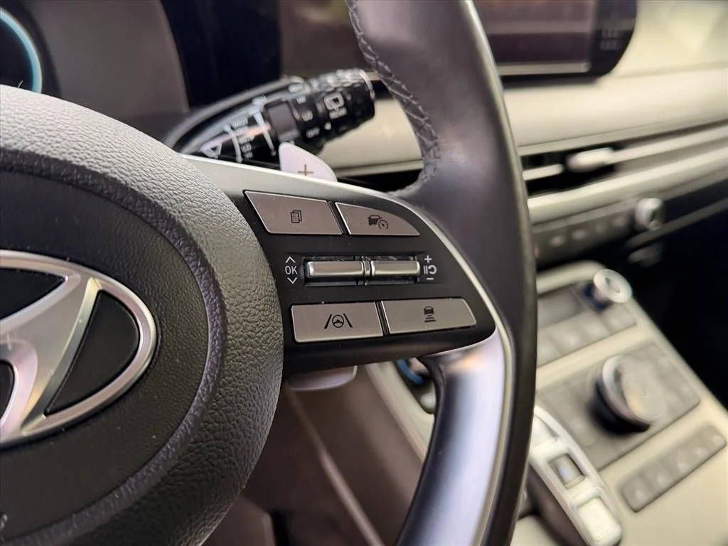 Used 2024 Gray Hyundai SEL image 30