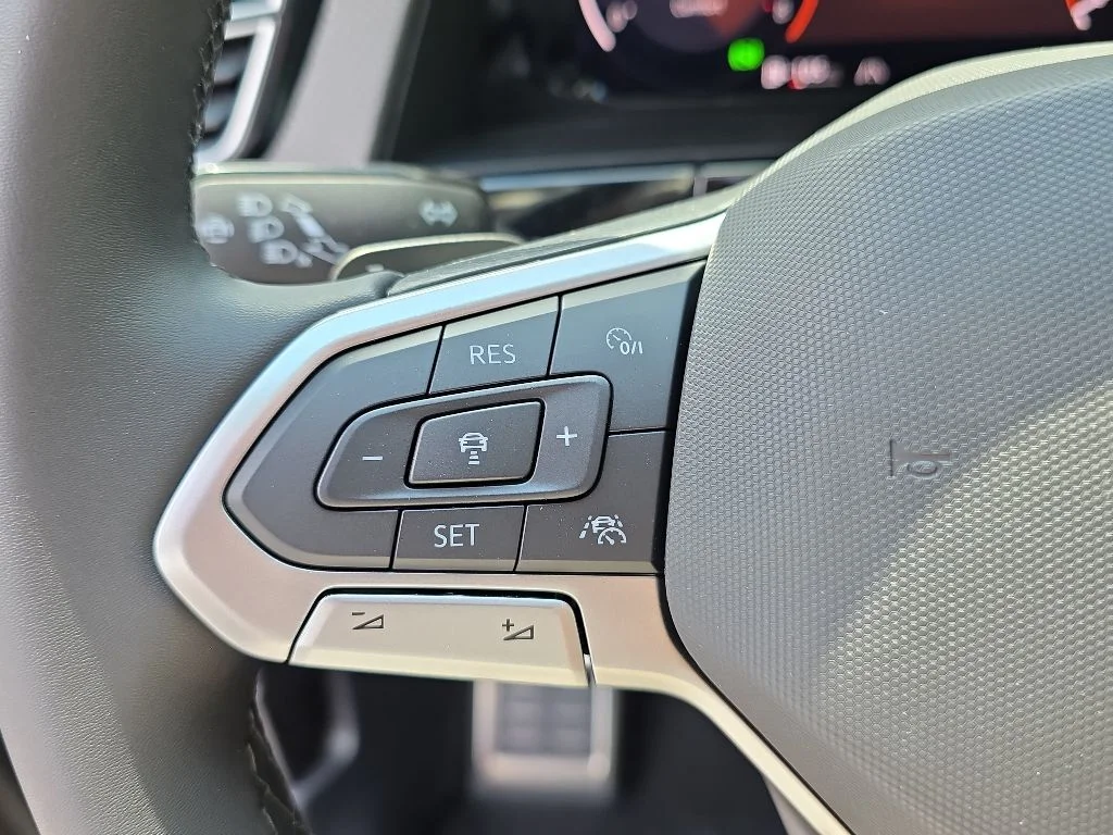 New 2026 Avocado Green Pearl Volkswagen 2.0T Peak Edition image 19
