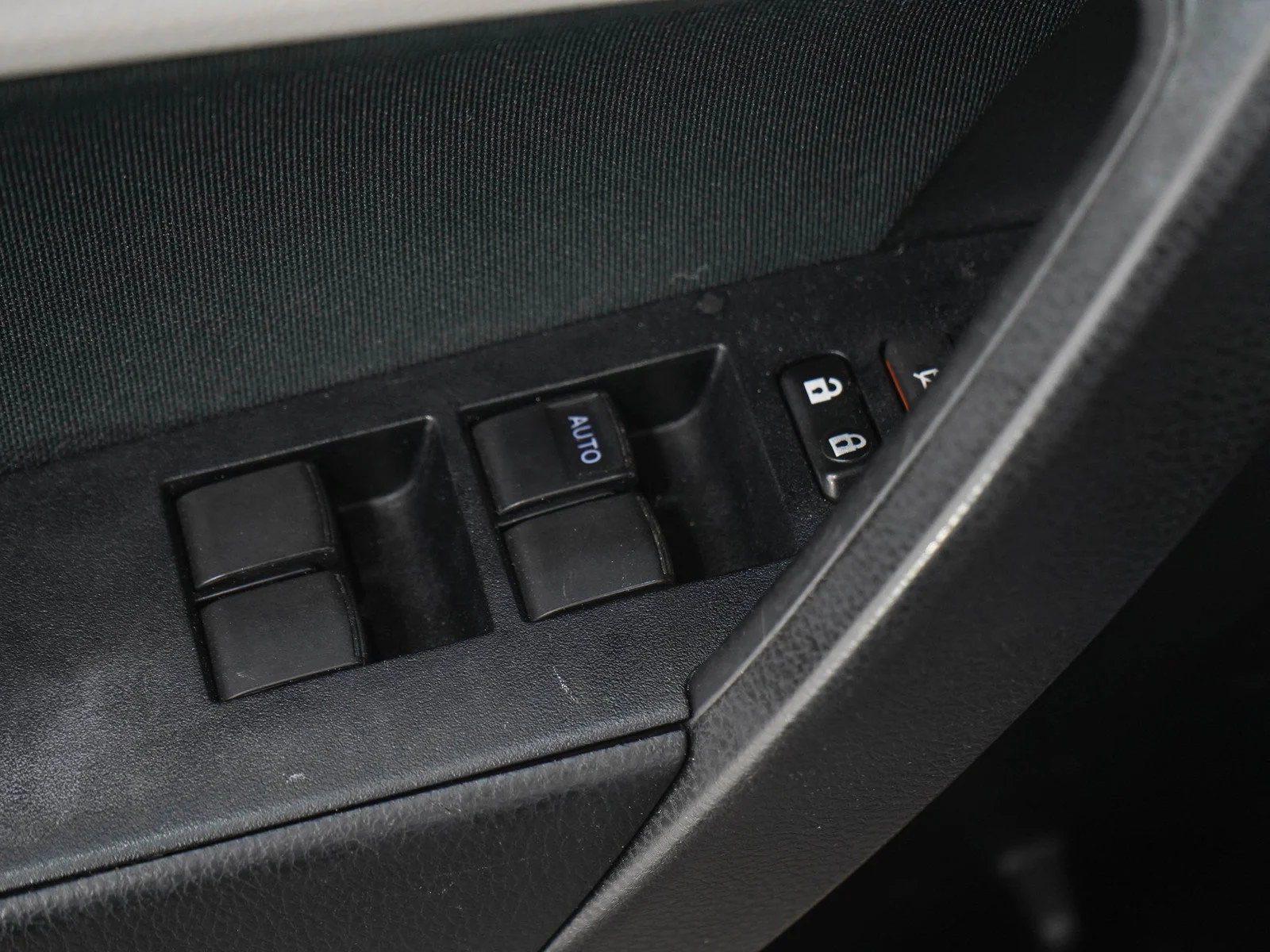 Used 2017  Toyota LE image 19