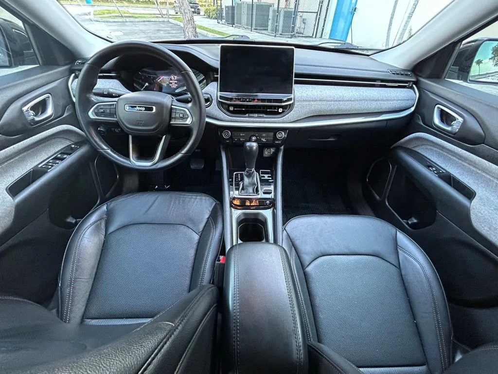 Certified Used 2022 White Jeep Latitude Lux image 10