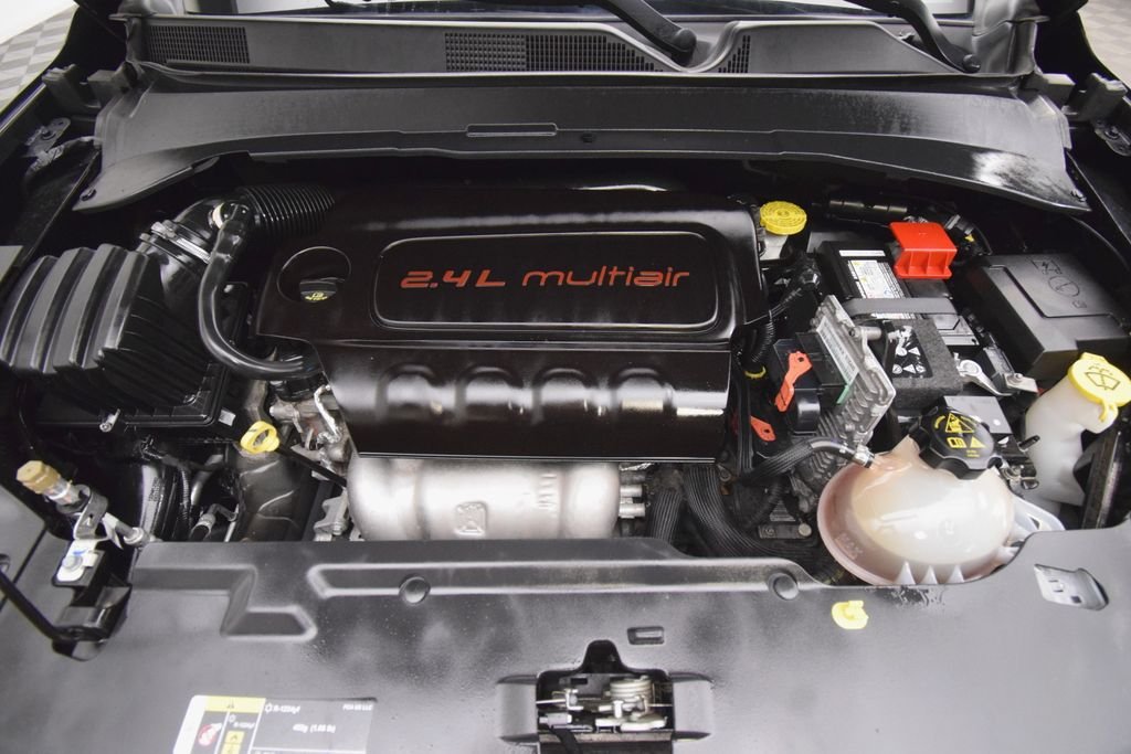 Used 2022 Black Jeep Latitude image 20