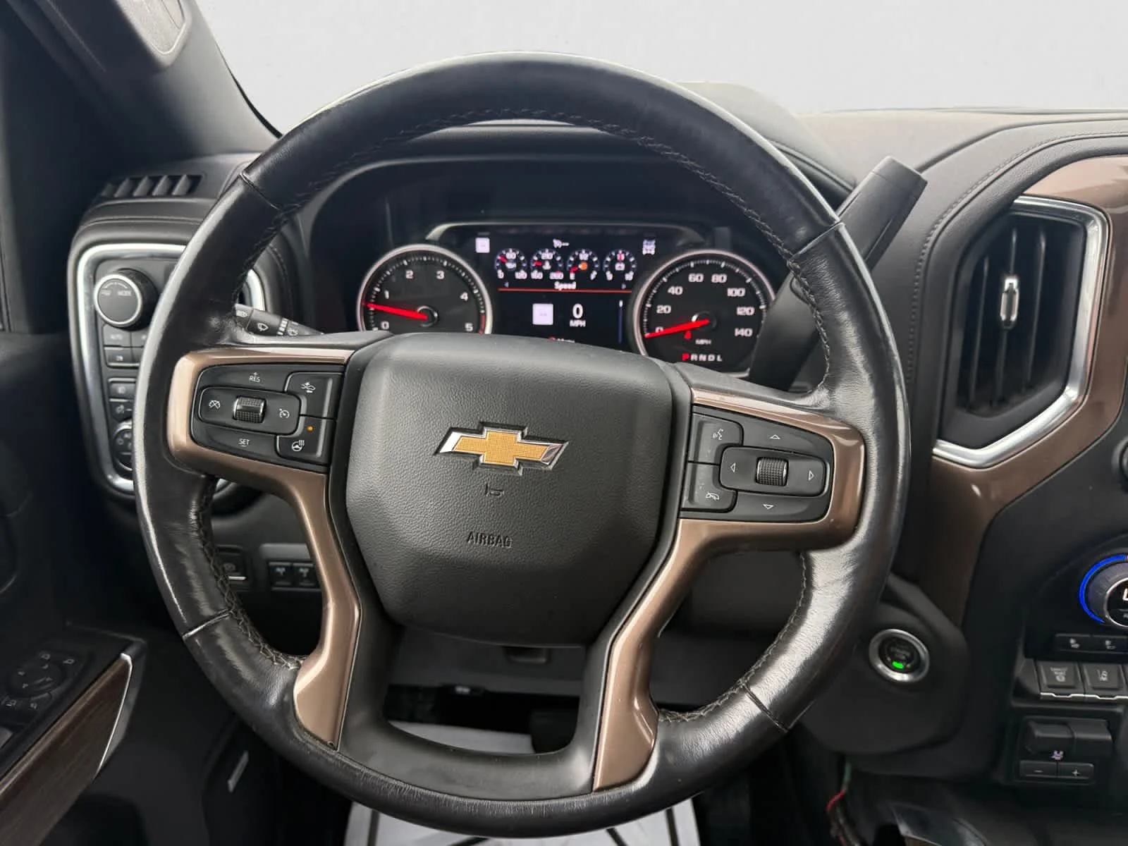 Used 2022 Iridescent Pearl Tricoat Chevrolet High Country image 17