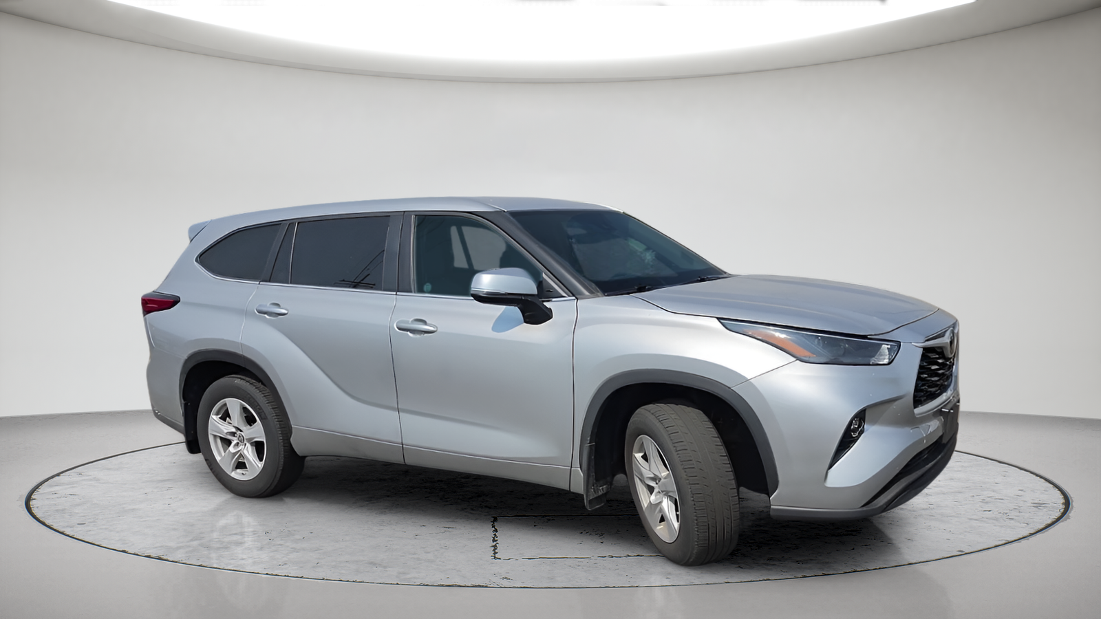 Used 2023 Celestial Silver Metallic Toyota LE image 4