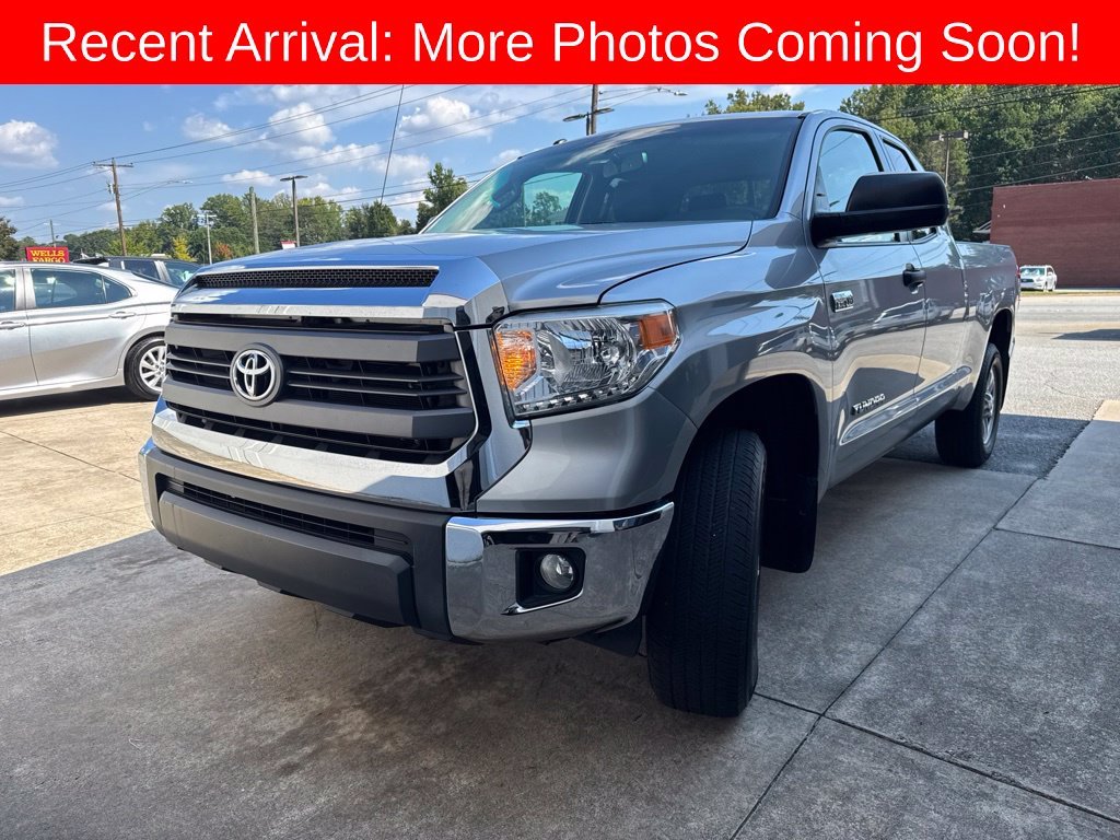 Used 2015 Silver Sky Metallic Toyota SR5 image 1