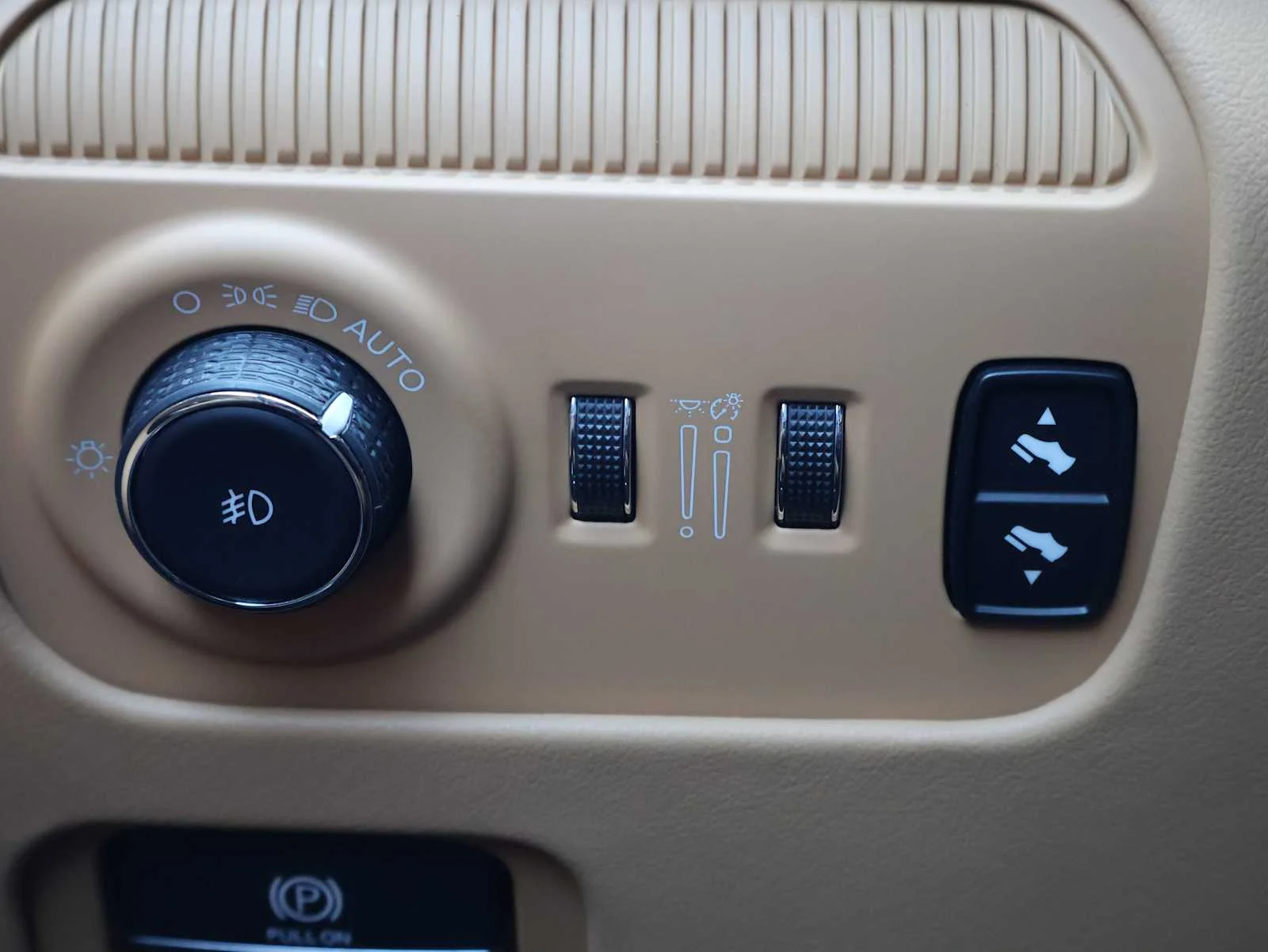Used 2023 Bright White Clearcoat Jeep Series III image 22