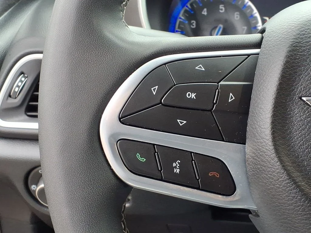 2025 Chrysler Pacifica Select - Photo 21