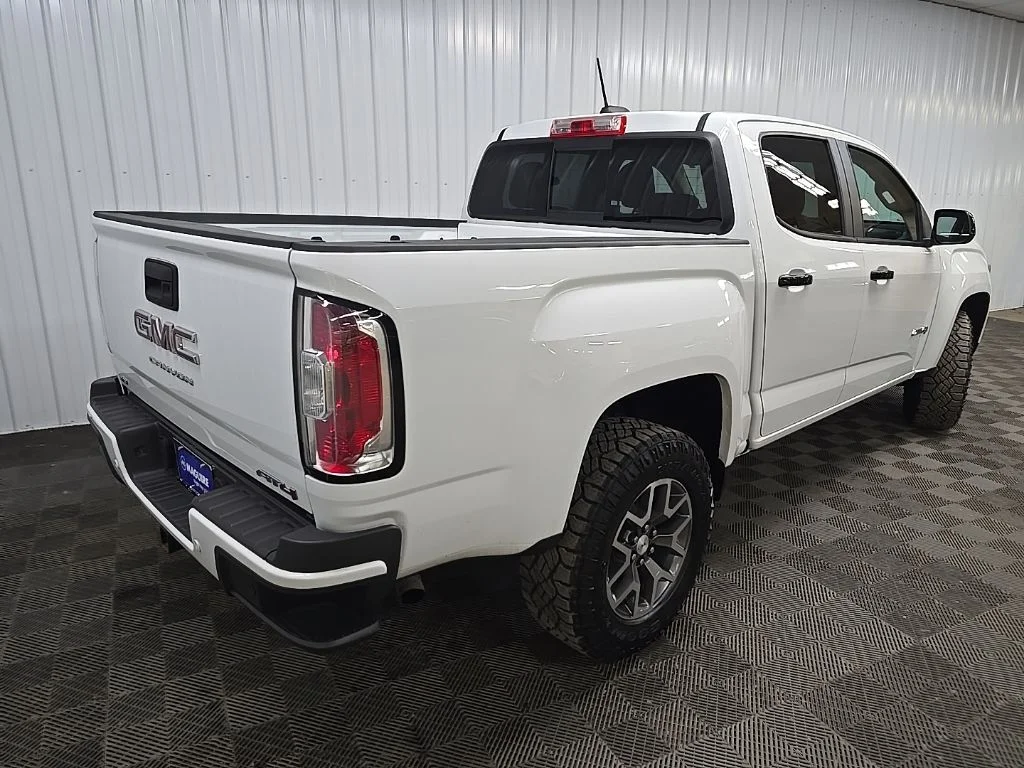 Used 2022 White GMC AT4 w/Leather image 10