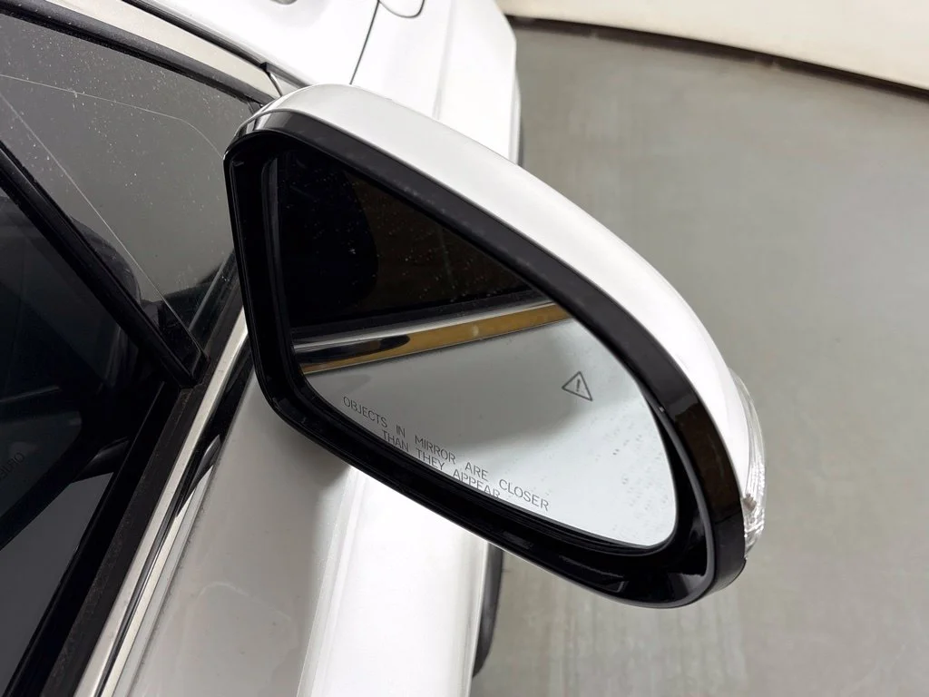 Used 2023 White Hyundai Limited image 13