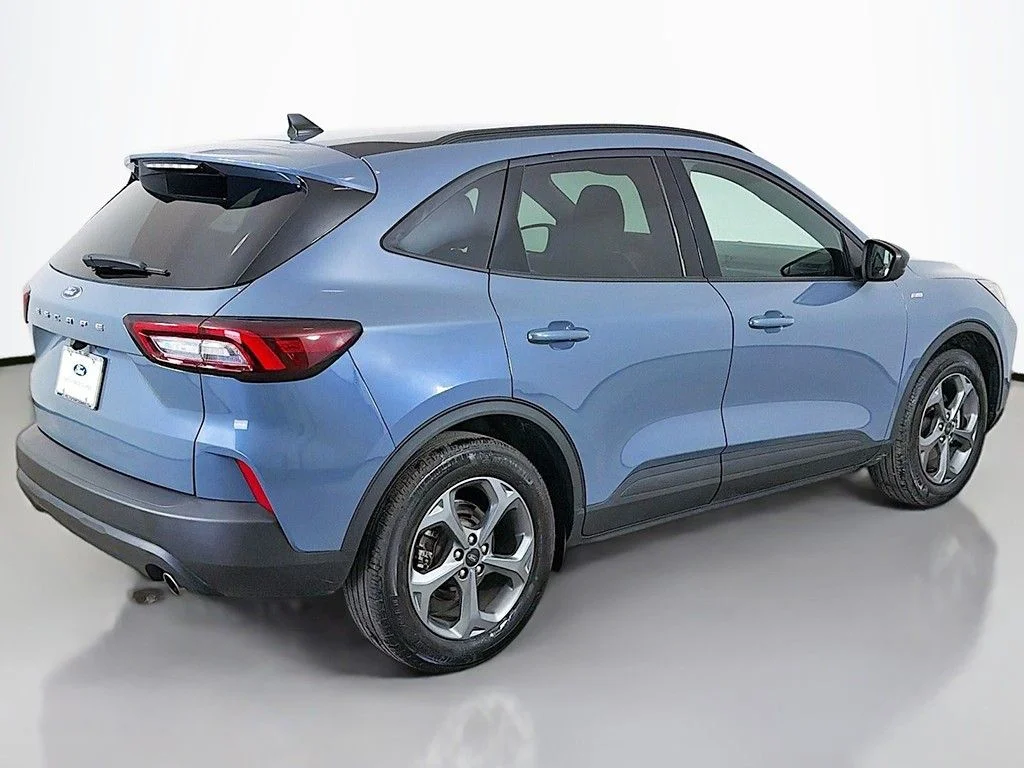 Used 2025 Vapor Blue Metallic Ford ST-Line image 9