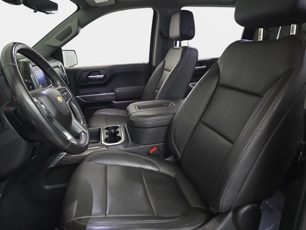 Used 2020 Iridescent Pearl Tricoat Chevrolet LTZ image 17