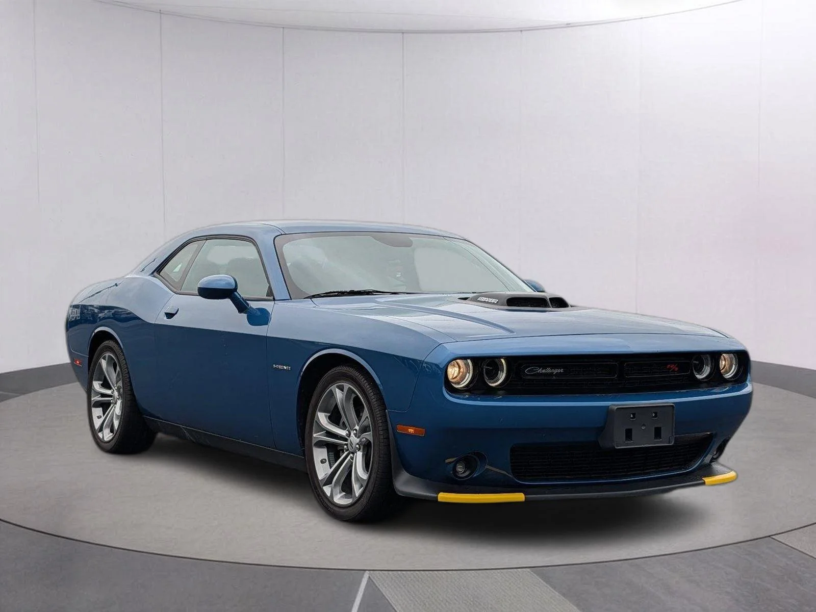 Used 2022 Frostbite Dodge R/T image 7