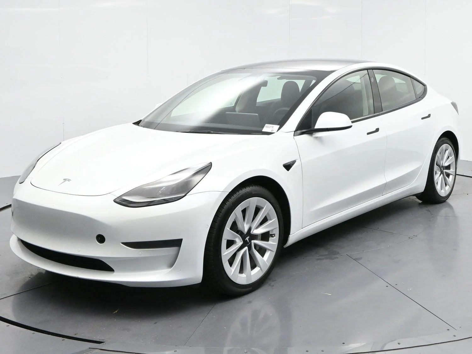 Used 2022 Pearl White Multi-Coat Tesla Base image 3