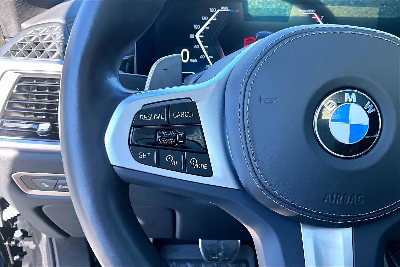 Used 2025 Black Sapphire Metallic BMW xDrive40i image 24