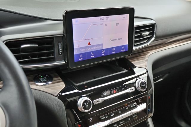 Used 2021 White Metallic Ford Limited image 20