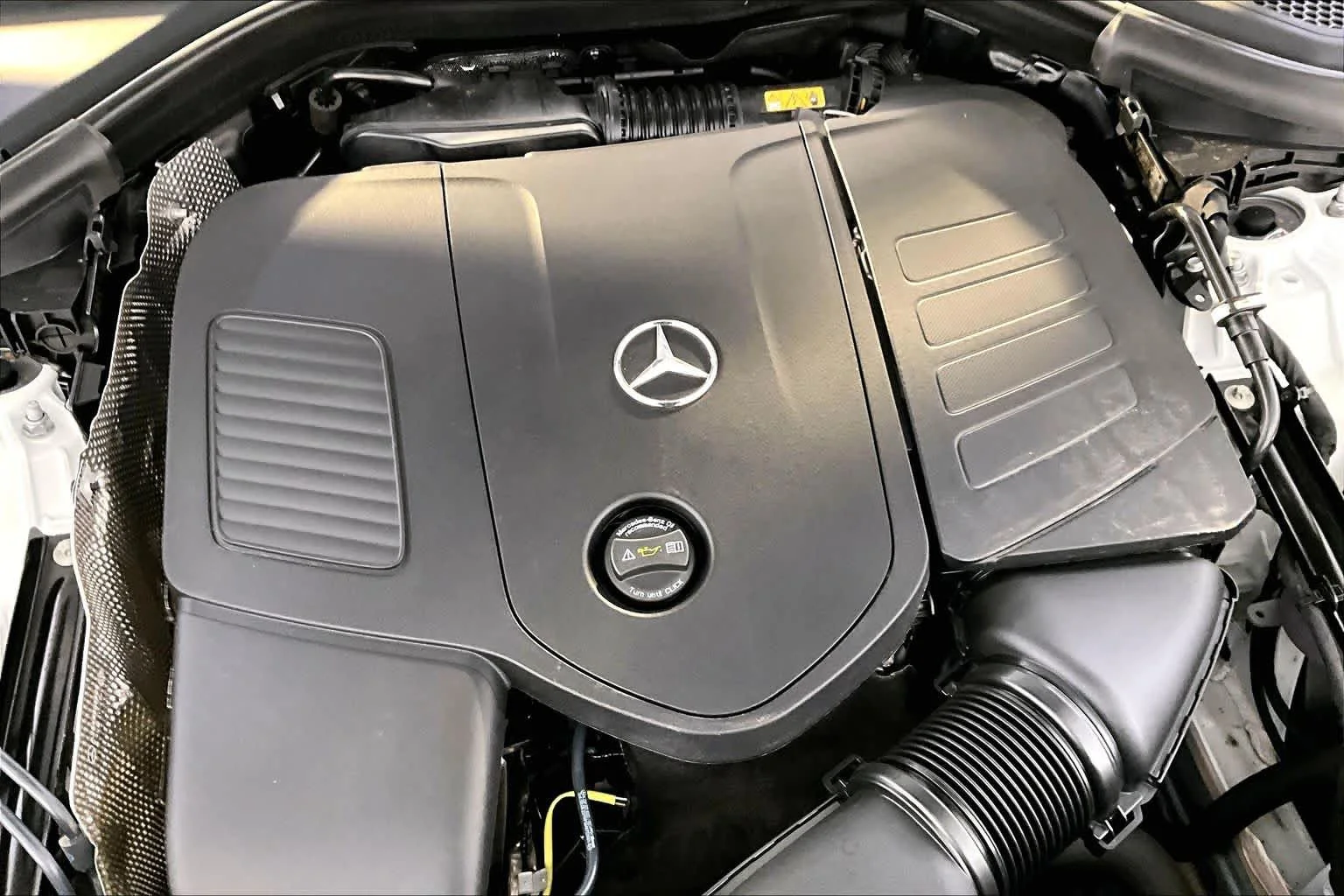 Used 2026 Polar White Mercedes-Benz GLC 300 image 31