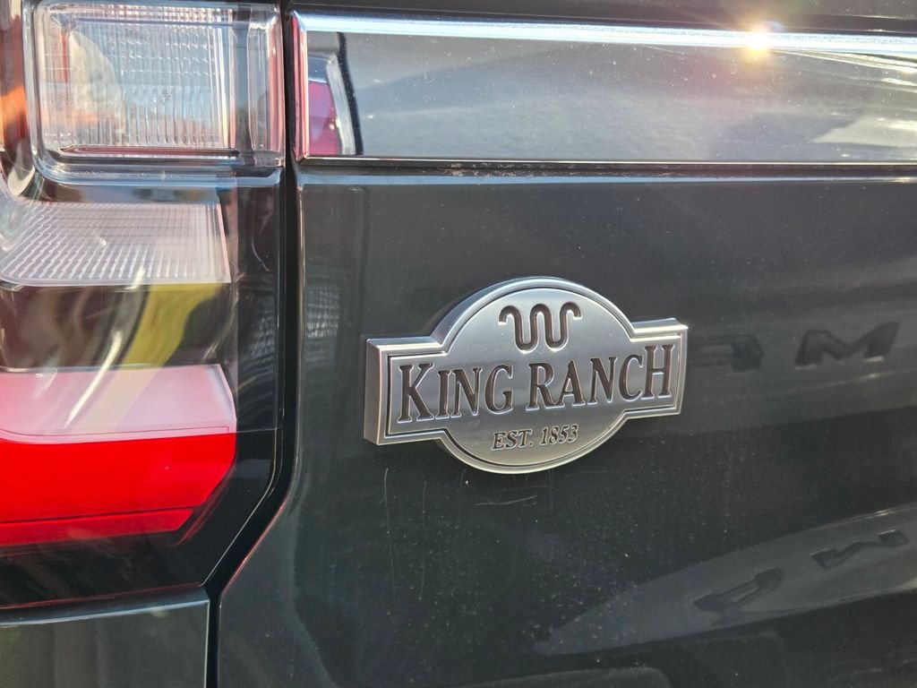 Used 2022 Green Ford King Ranch image 4