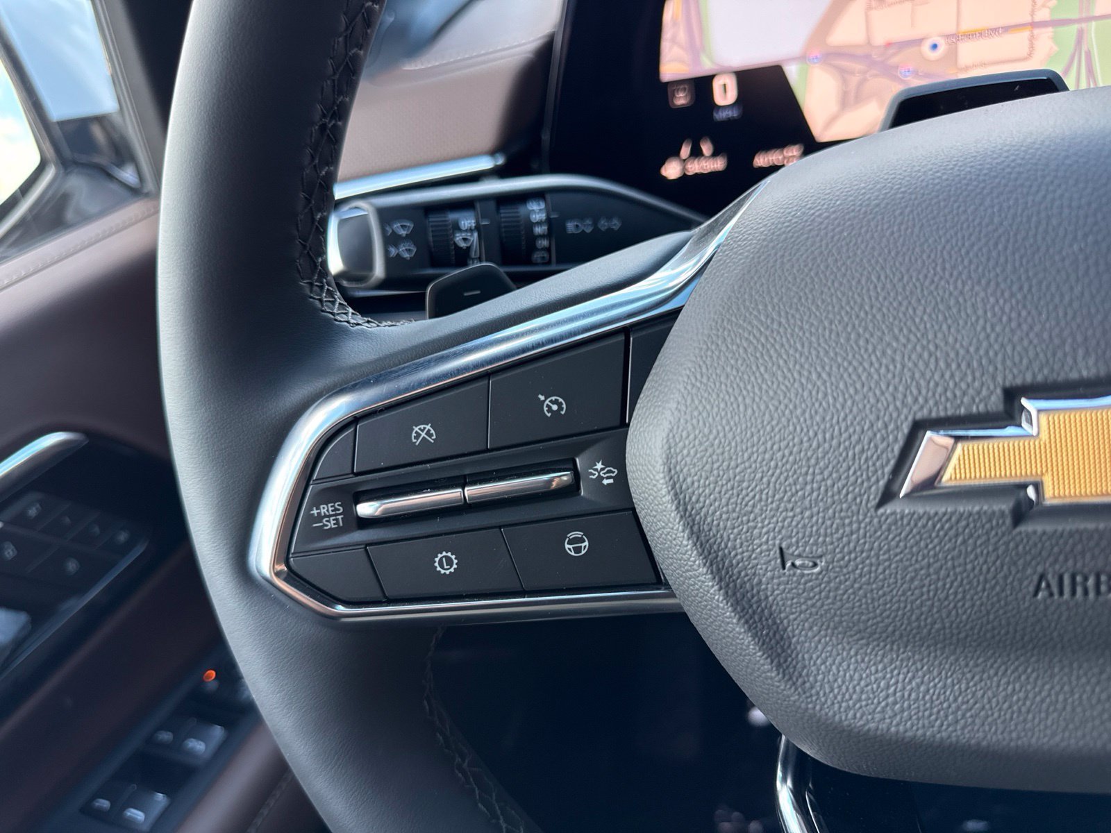 New 2026 Polar White Tricoat Chevrolet High Country Deluxe with 24in Wheels - Technology & Entertainment - Super Cruise - Panoramic Sunroof - Get Active Package image 36
