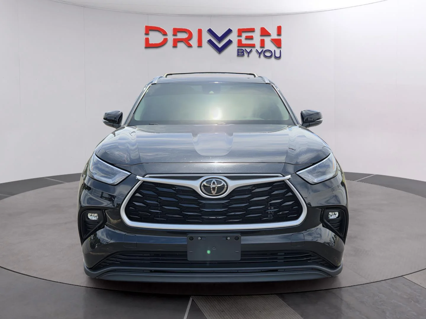 Used 2021 Midnight Black Metallic Toyota XLE image 8