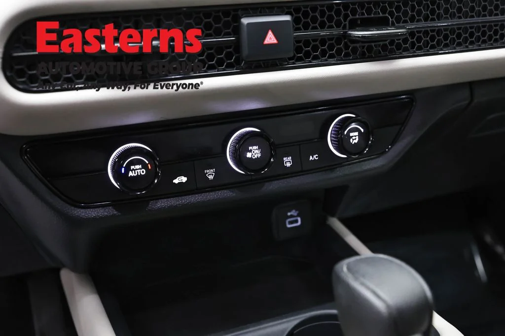 Used 2025 Silver Honda LX image 19