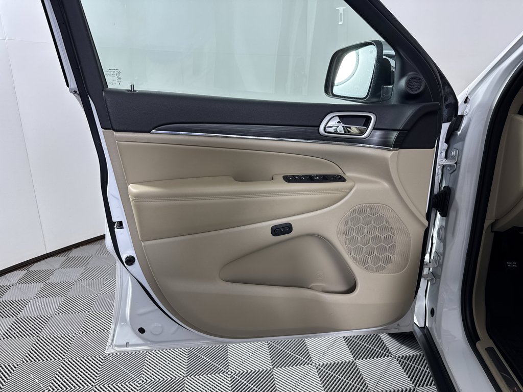Used 2021 Bright White Clearcoat Jeep Limited image 28