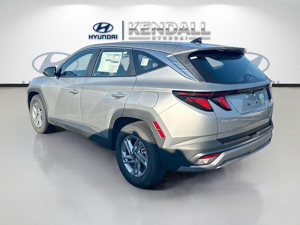 New 2026 Shimmering Silver Hyundai SE FWD image 4