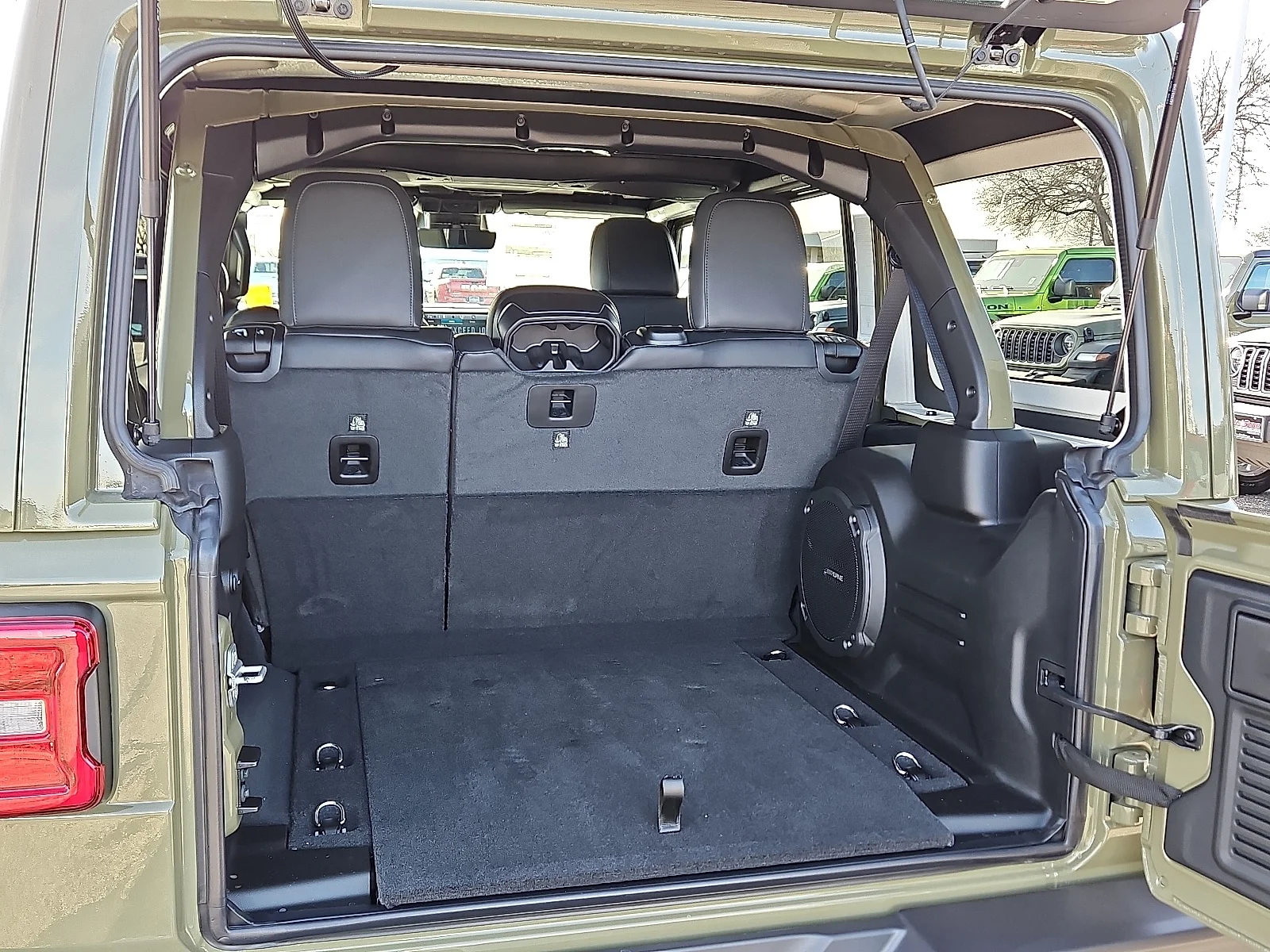 New 2026 41 Jeep 4-DOOR SAHARA image 7