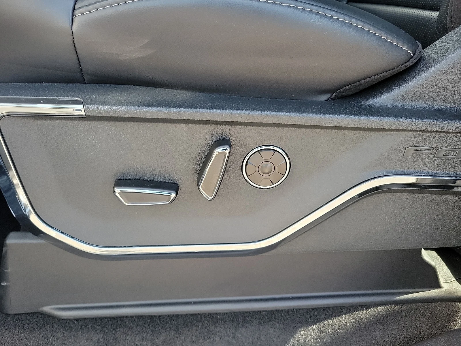 New 2026 Carbonized Gray Metallic Ford Platinum&reg; image 13