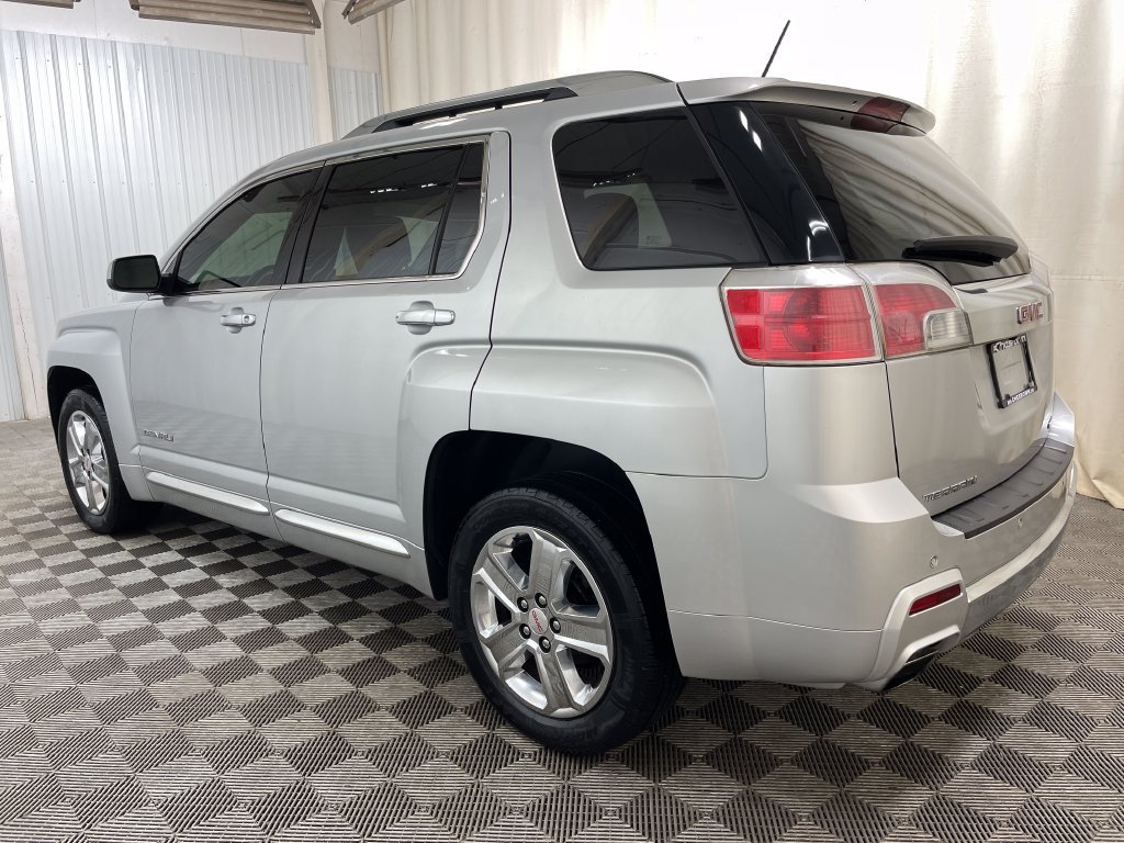 Used 2015 QUICKSILVER METALLIC GMC Denali image 14