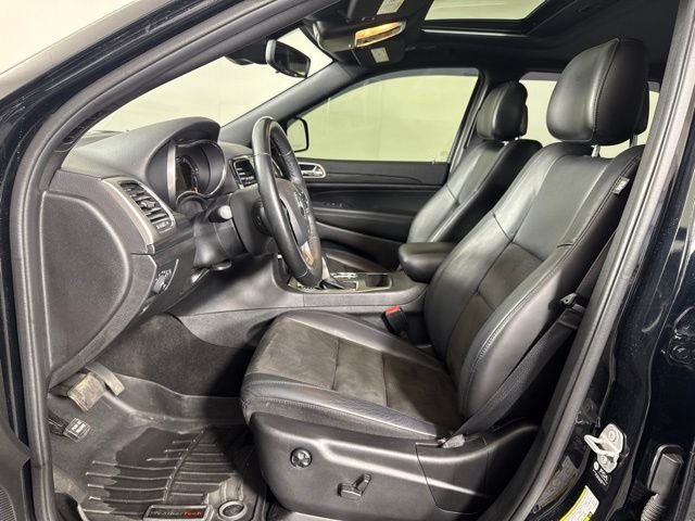 Used 2021 Diamond Black Jeep Laredo X image 11