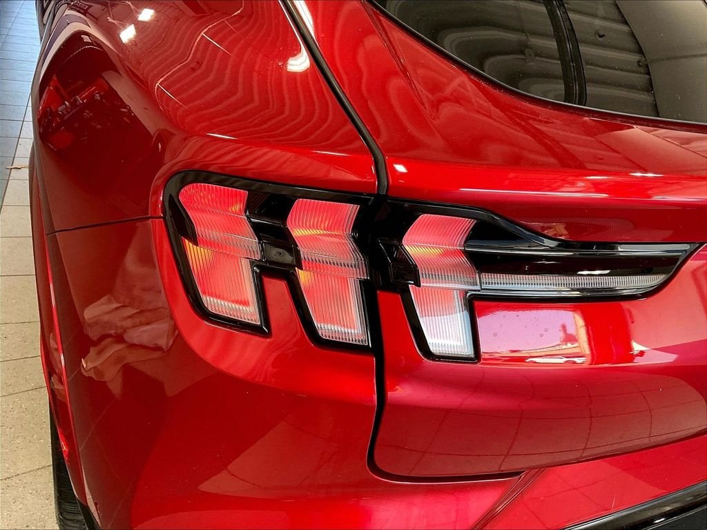 Used 2022 Red Ford GT image 33