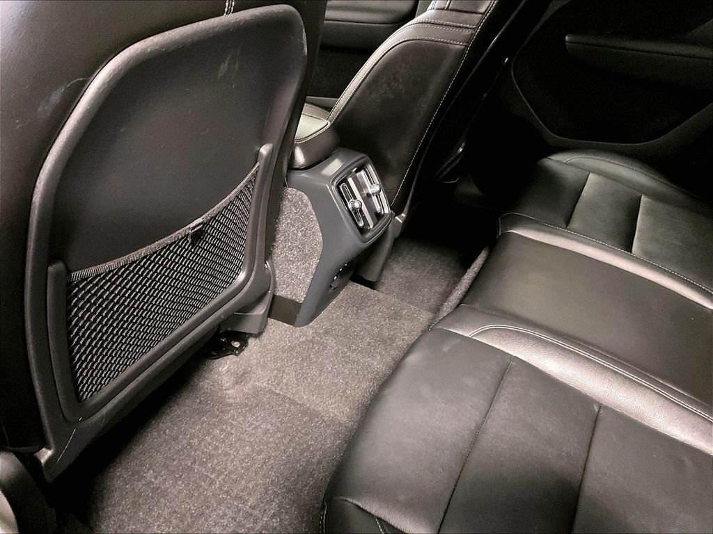 Used 2021 Blue Volvo Momentum image 28