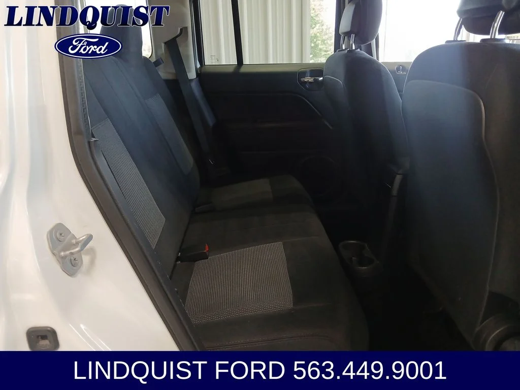 Used 2015 Bright White Clearcoat Jeep Sport image 17