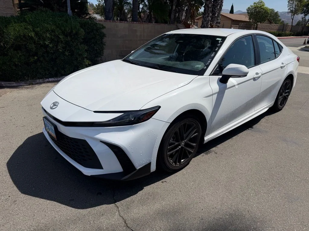 Used 2025 White Toyota SE image 5