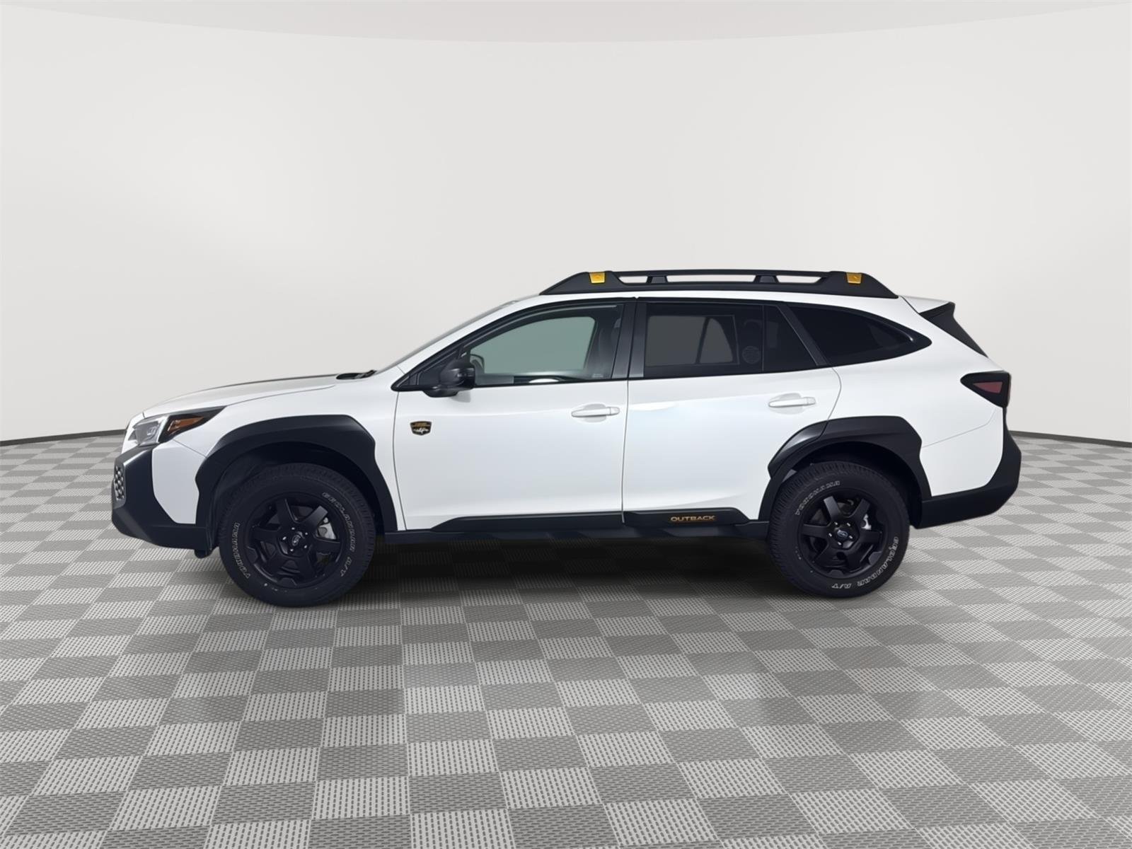 Used 2025 Crystal White Pearl Subaru Wilderness image 4