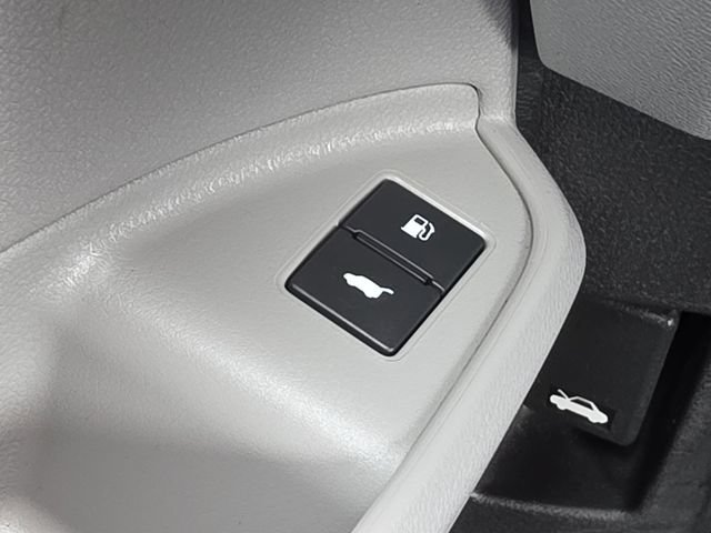 Used 2017 Lunar Silver Metallic Honda EX-L image 19
