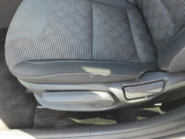 Used 2020 White Kia LX image 33
