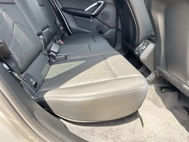 Used 2025 Silver BMW xDrive28i image 16