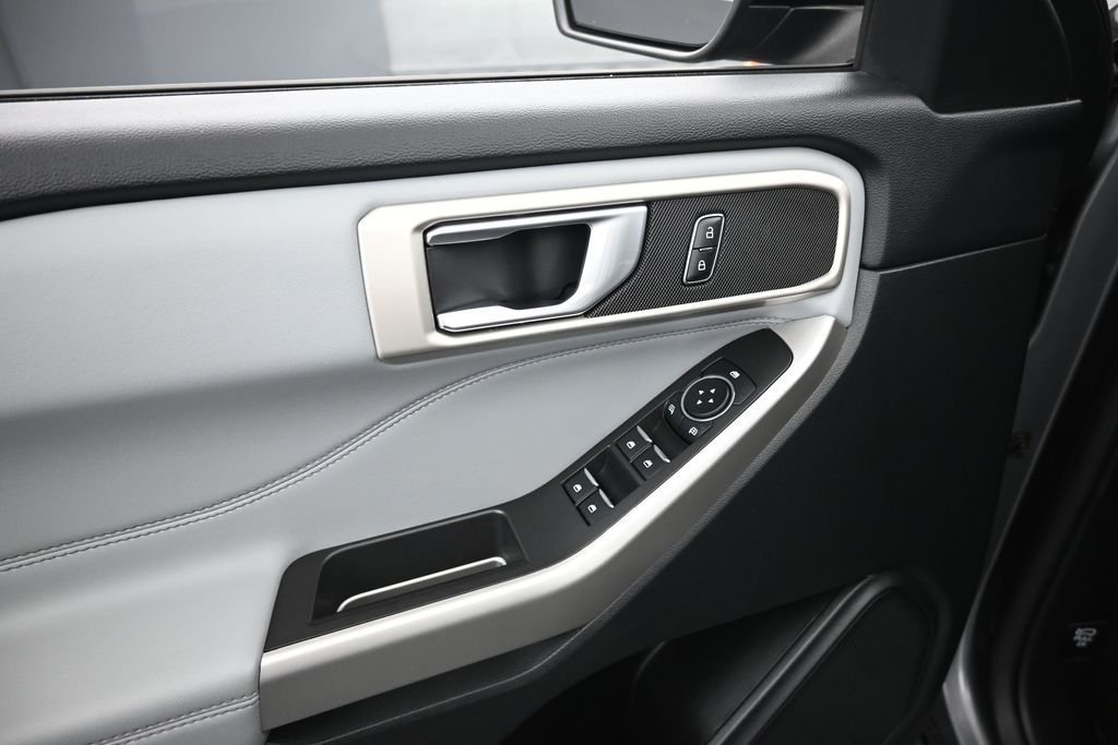 Used 2023 Gray Ford XLT image 11