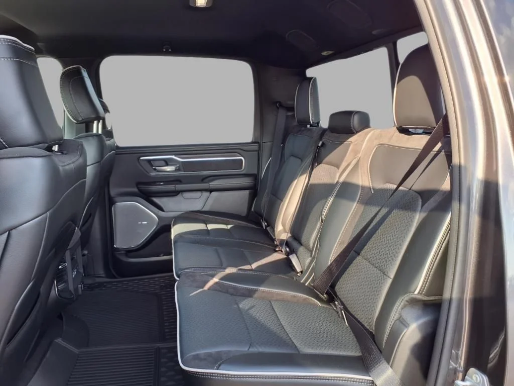 2026 RAM 1500 Laramie - Photo 21
