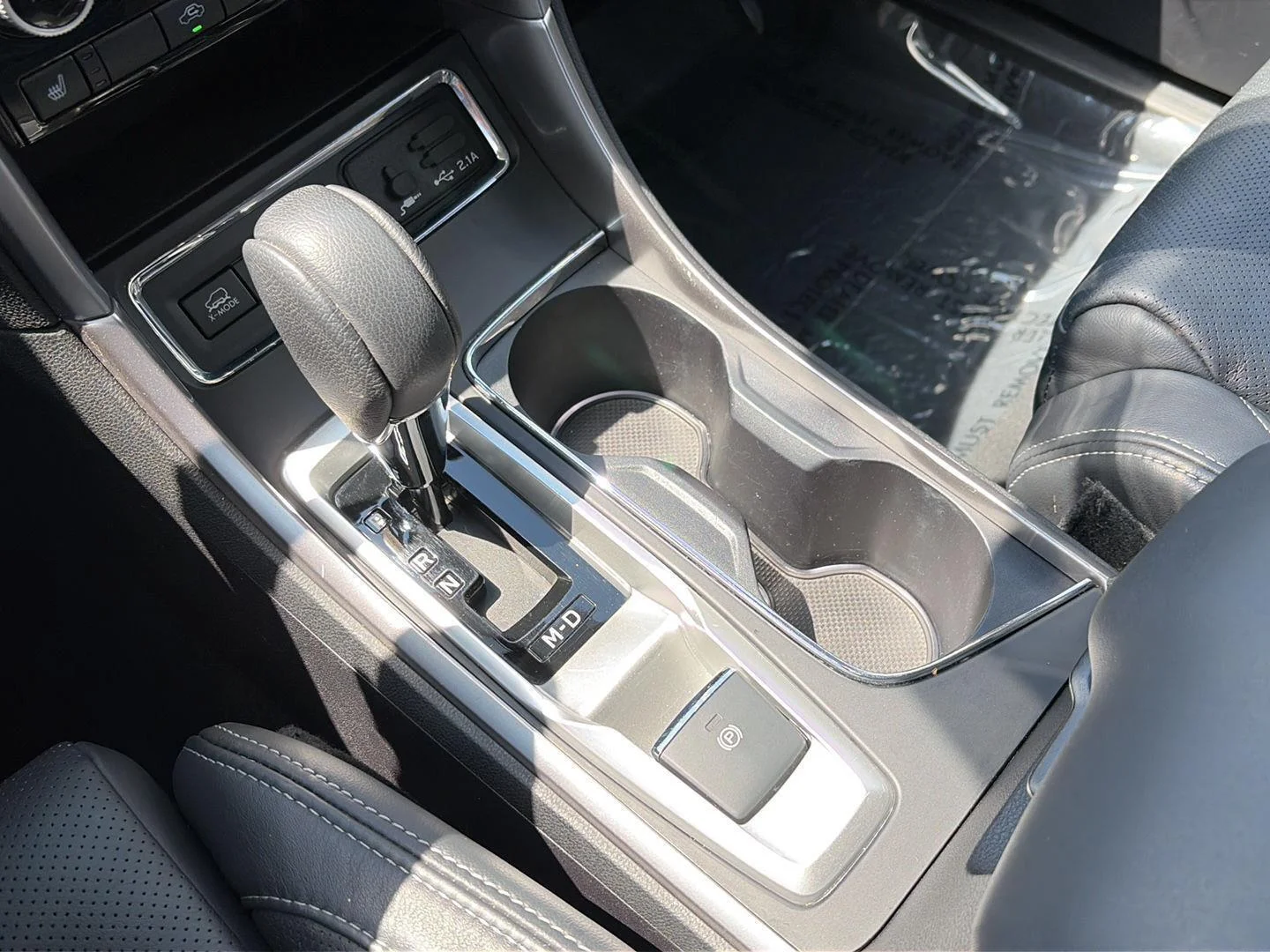 Used 2019 Crystal White Pearl Subaru Limited image 14